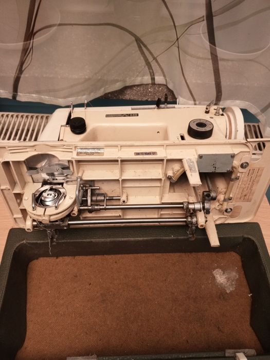 Maszyna do szycia  Łucznik 449 , drugi Łucznik gratis