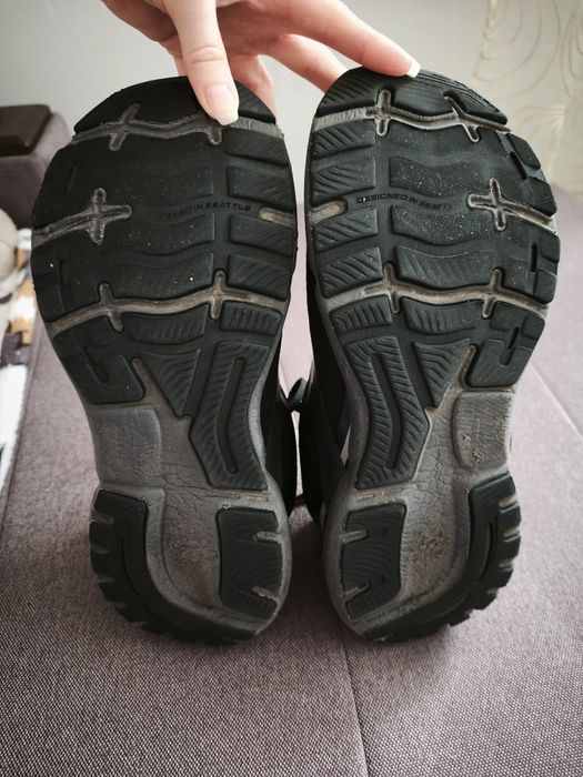 Чоловічі кросівки для бігу Brooks GTS 15.