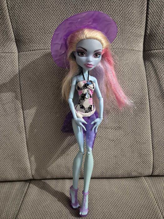 Abbey skull shores lalka monster high