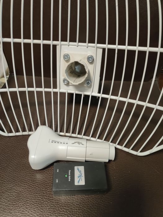 Ubiquiti AirGrid M5 HiPower Antena