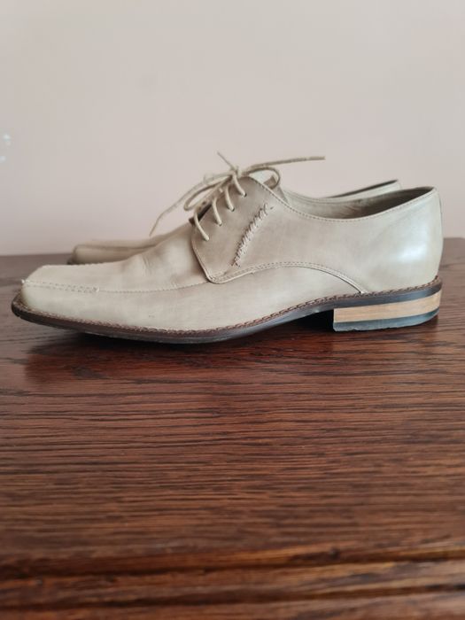 Buty skórzane wizytowe okazjonalne wiązane beżowe kremowe