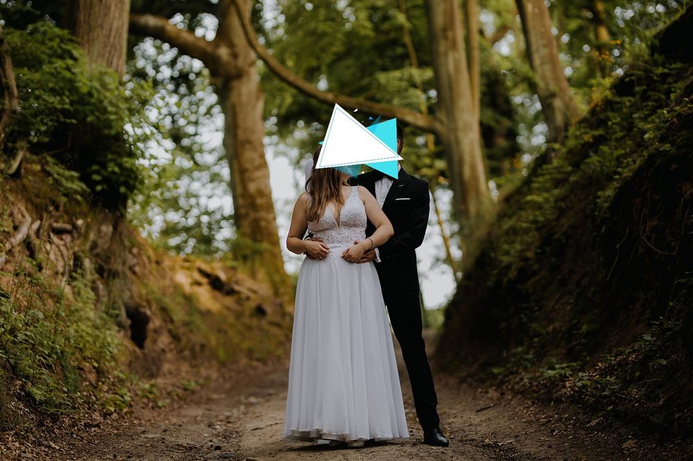 Suknia ślubna śnieżnobiała