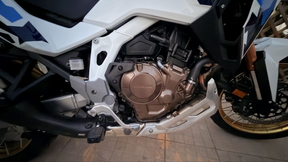 Africa twin 1100 completamente nova caixa manual