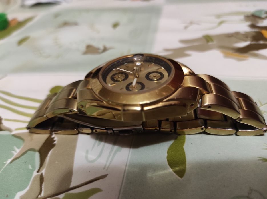 Часы наручные продам