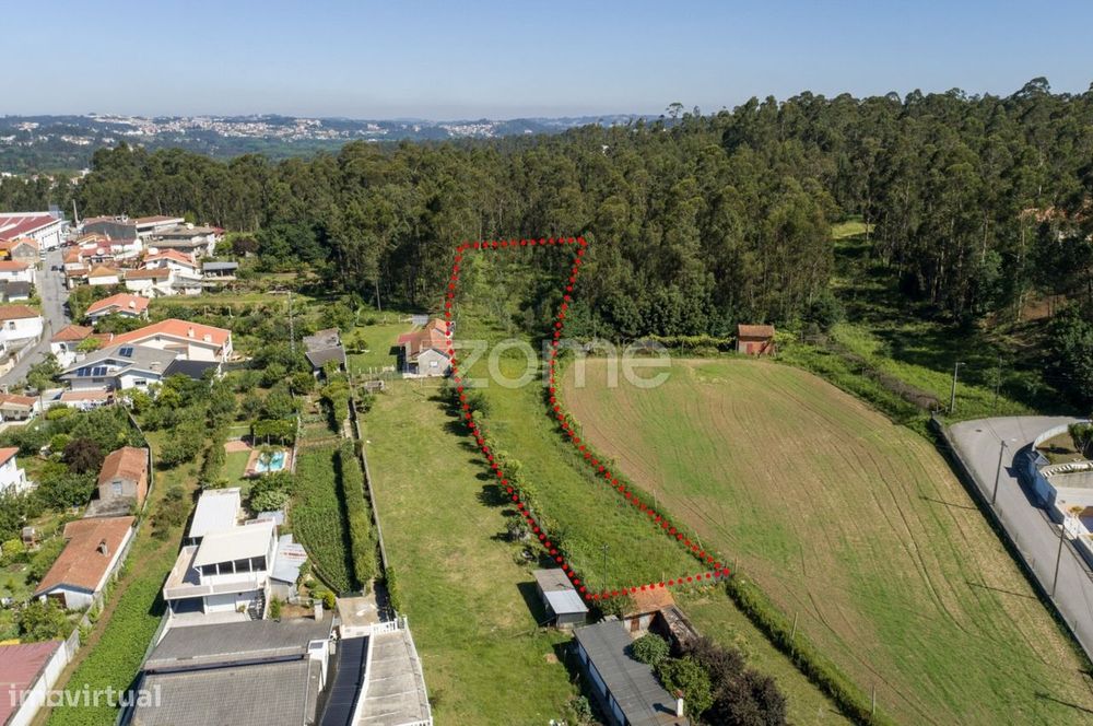 Terreno urbano em Caldas de São Jorge - Área de 3.462 m2