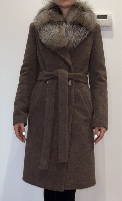Plaszcz welniany z futrem naturalnym ( nowy ) roz.S