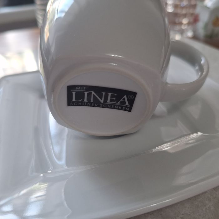 Komplet filiżanek  ze spodkiem LINEA biała 11szt.