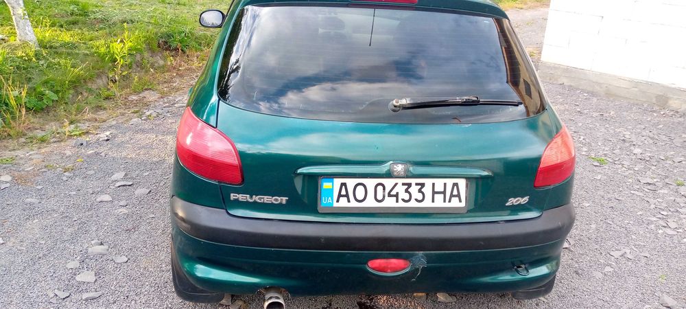 Продам надійне авто Пежо 206