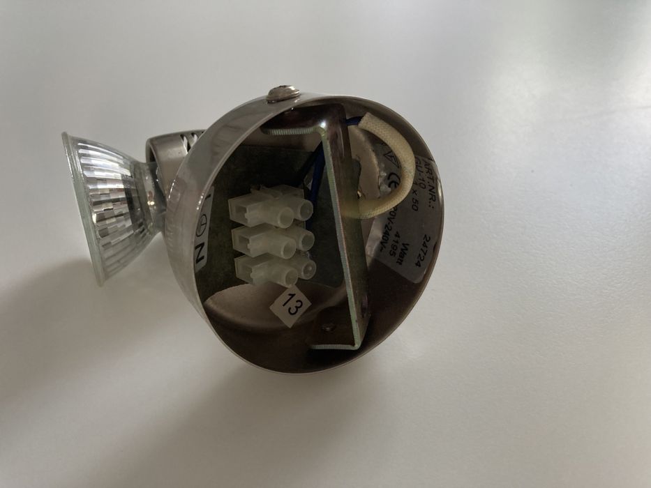 Lampka ścienna z żarówką