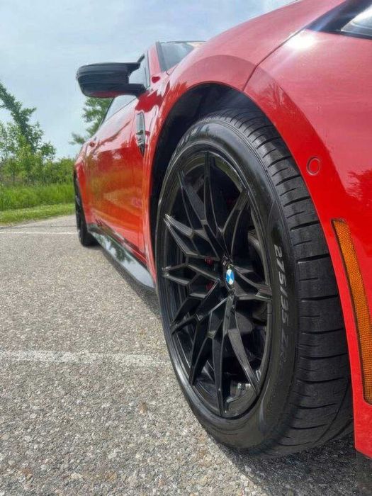 BMW M4      2021
