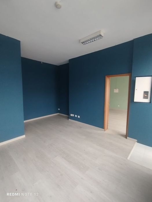 Loja em Coimbra para arrendamento.