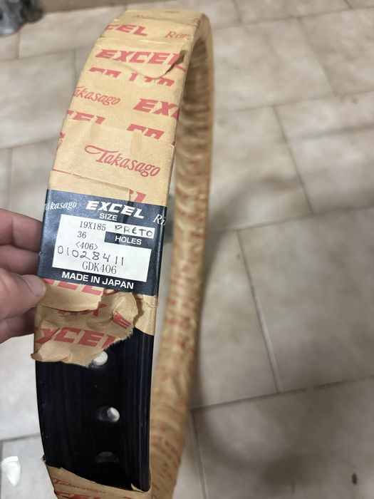 Aros excel novos preto e cinza