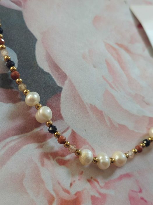 Bransoletka z kamykami i perełkami