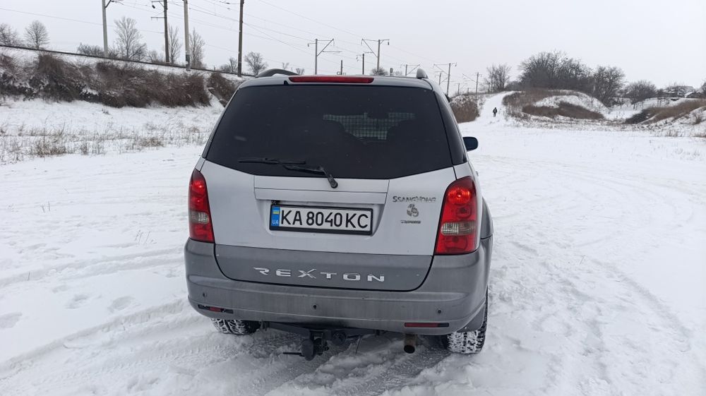Продам SsangYong rexton на автомате 2,7 дизель