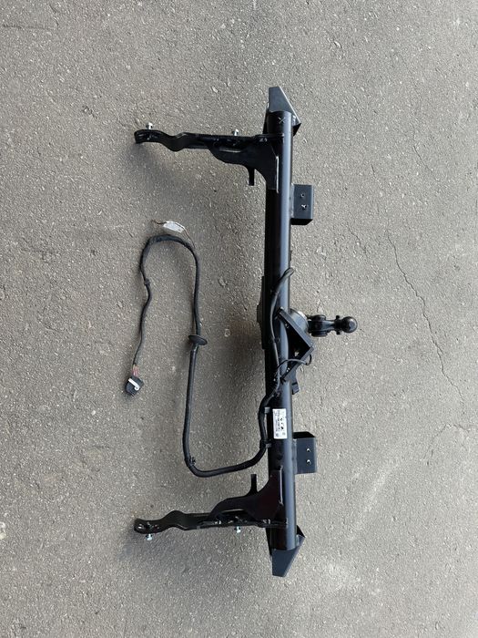 Фаркоп форкоп волькваген volkswagen ID4 2020/2025 рік 11A.803.881.A