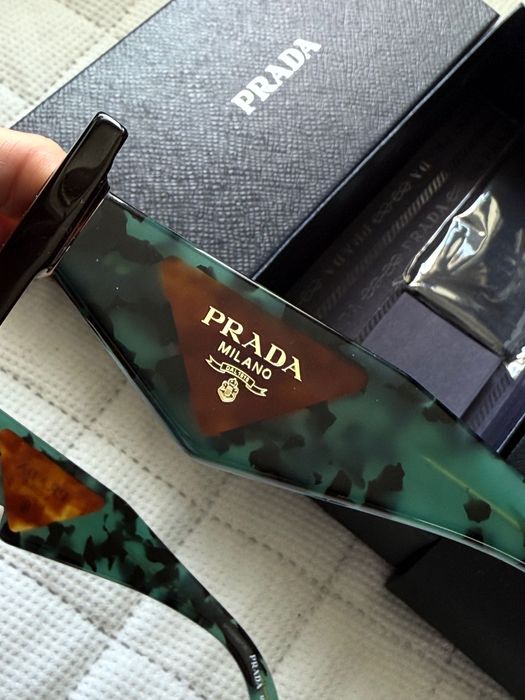 PRADA  okulary przeciwsłoneczne