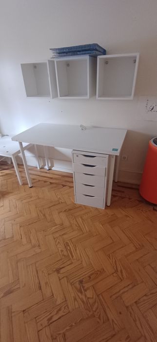 Secretária IKea AGKAPTEN / ALEX