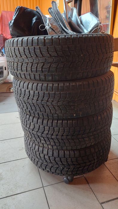 Резина б.у гарний стан