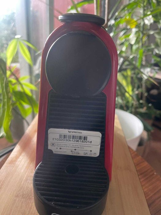 Máquina de café NESPRESSO semi-nova -  De'Longhi  + Dispensador de cápsulas - 1 mês de uso