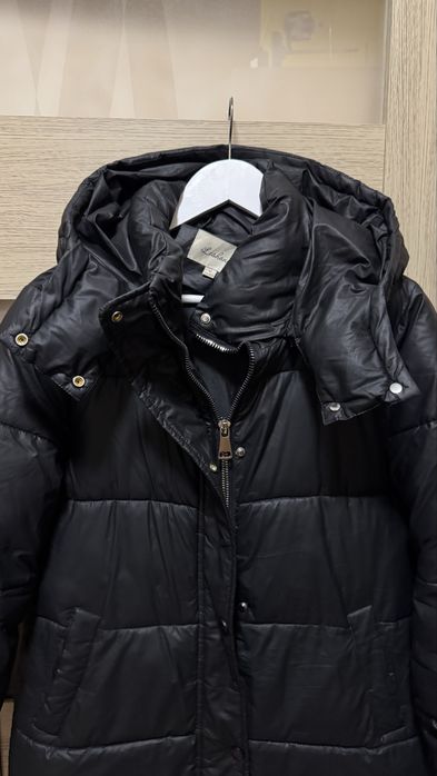 Чорна зимова довга куртка / пуховик / пальто
