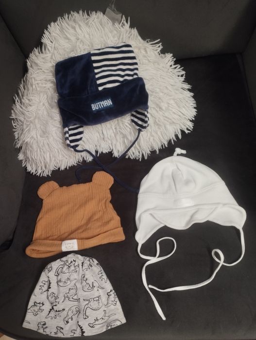 4x Czapka 0-6 miesięcy