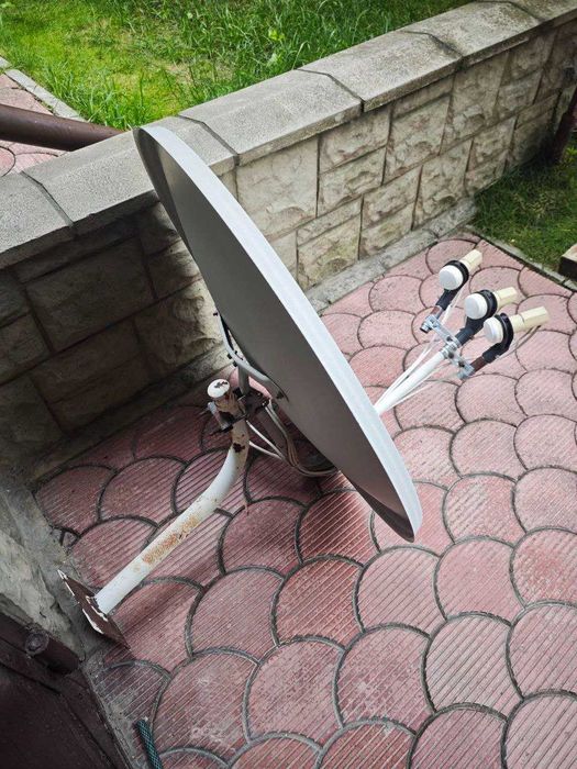 Супутникове ТВ: Антена, Головки (2 ТВ), Ресивери Ferguson та Q-SAT