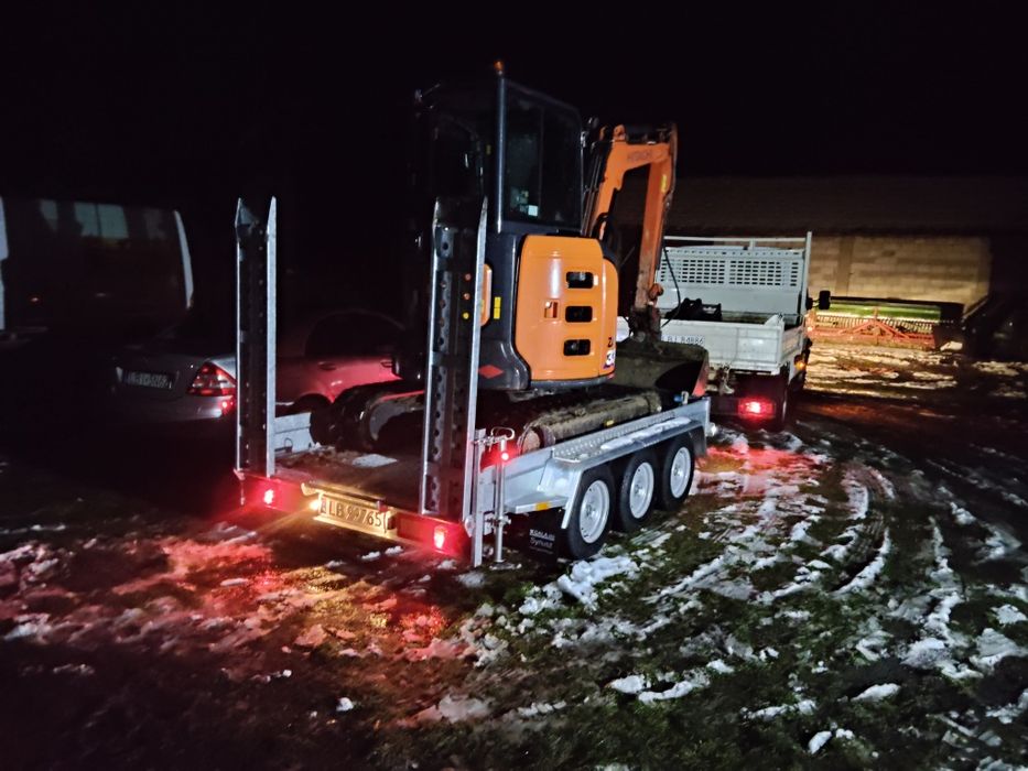 Wynajem lawety usługi transportowe  lawetą 3,5 DMC