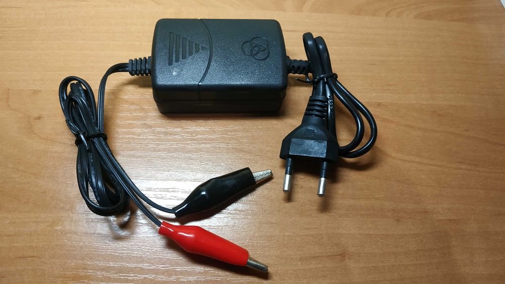 12V 1.3А Автоматичний зарядний пристрій YMHX-13815 для акумуляторів