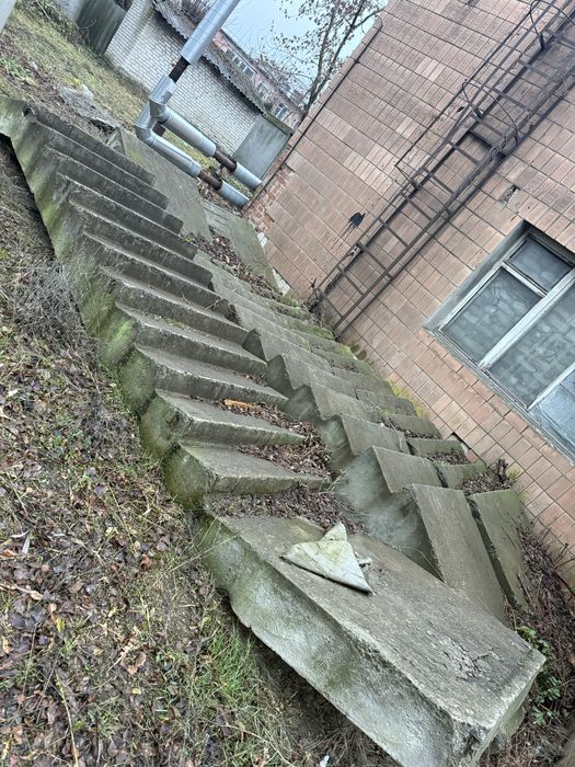 Бетонные ступеньки на 10 ступенек