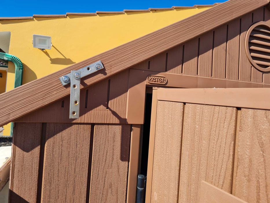 Abrigo de resina 125,8 x 184,5 x 205 - 2,2 M² Castanho Keter Darwin