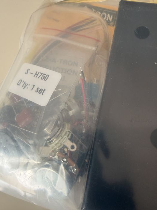 Pedal Fuzz-a-Tron   Jack White / White Stripes NOS - novo/selado 175 €