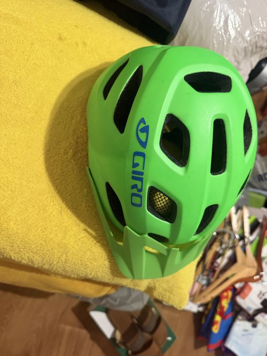 Шолом дитячий giro