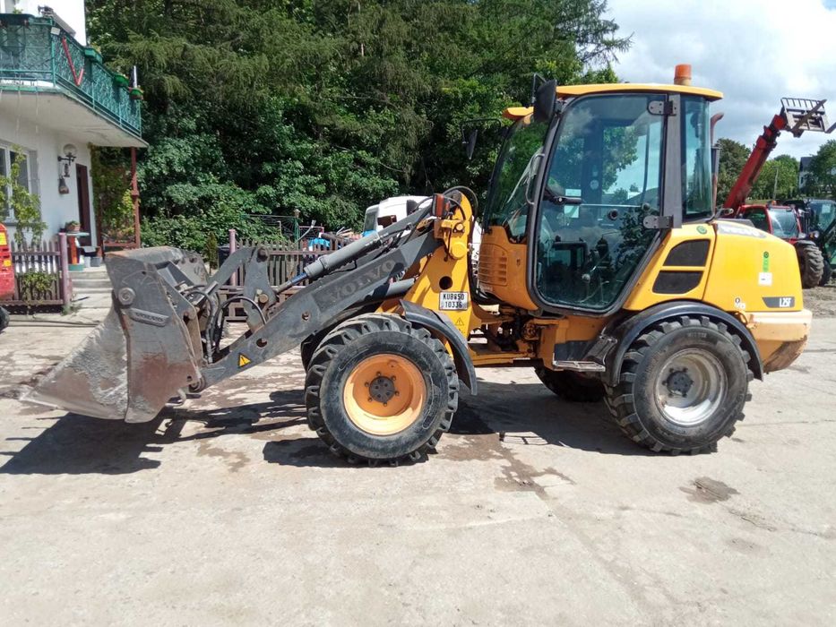 Wynajem ładowarka, minikoparka,podnośniki nożycowe,teleskop,rębak,itd.