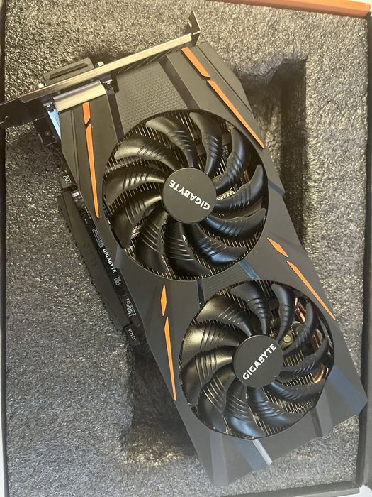 Відеокарта GIGABYTE Radeon RX 580 Gaming 4 G (4Gb)