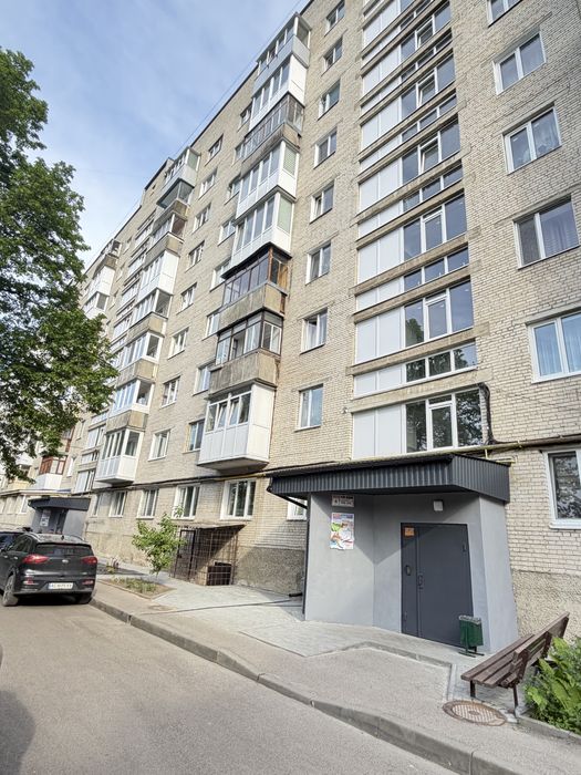 Продаж 3-кімн.кв. біля ТЦ Гостинець