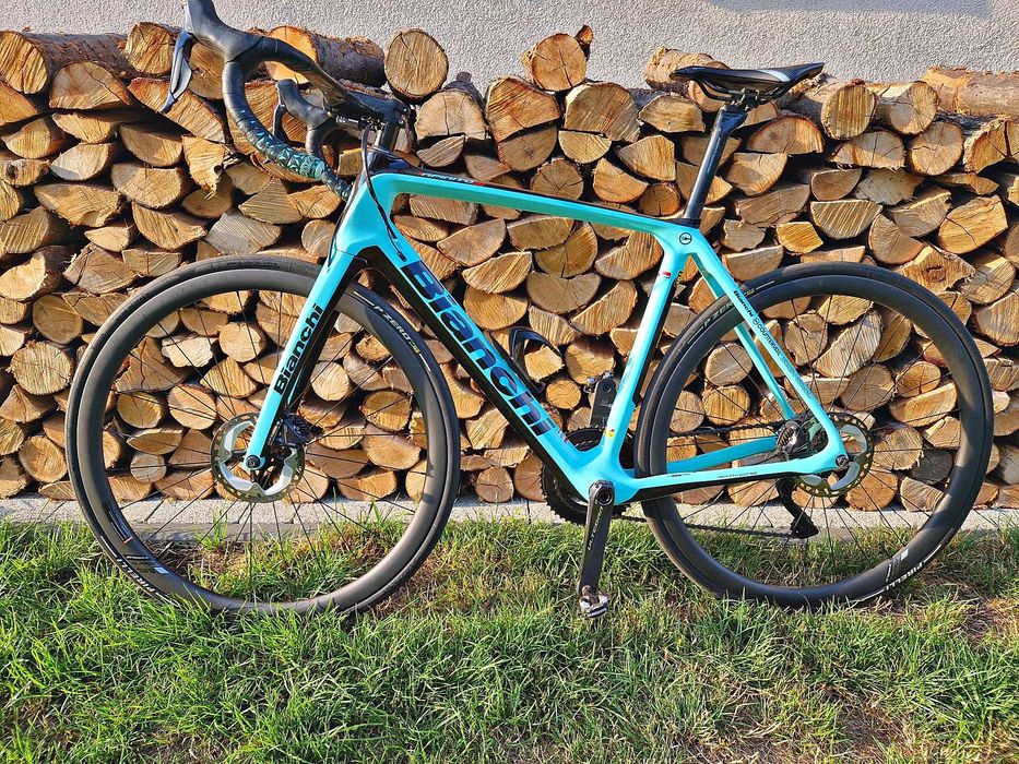 Bianchi Infinito CV Celeste, Ultegra Di2, koła karbon, rama 55 cm