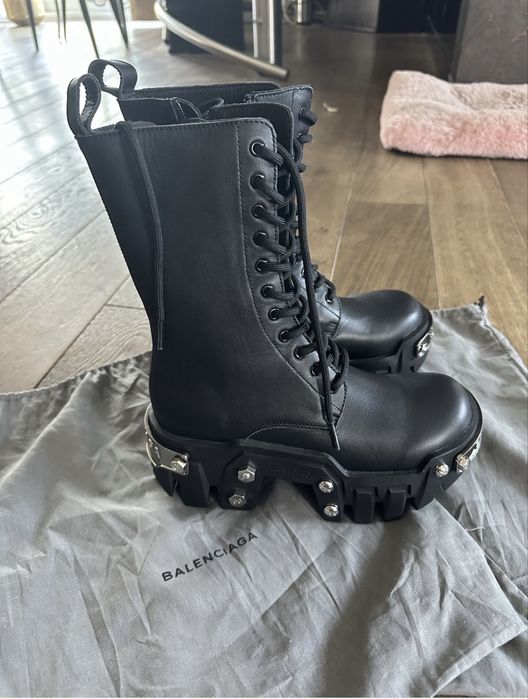 Balenciaga Strike Boot – Ekskluzywne buty w stylu industrialnym
