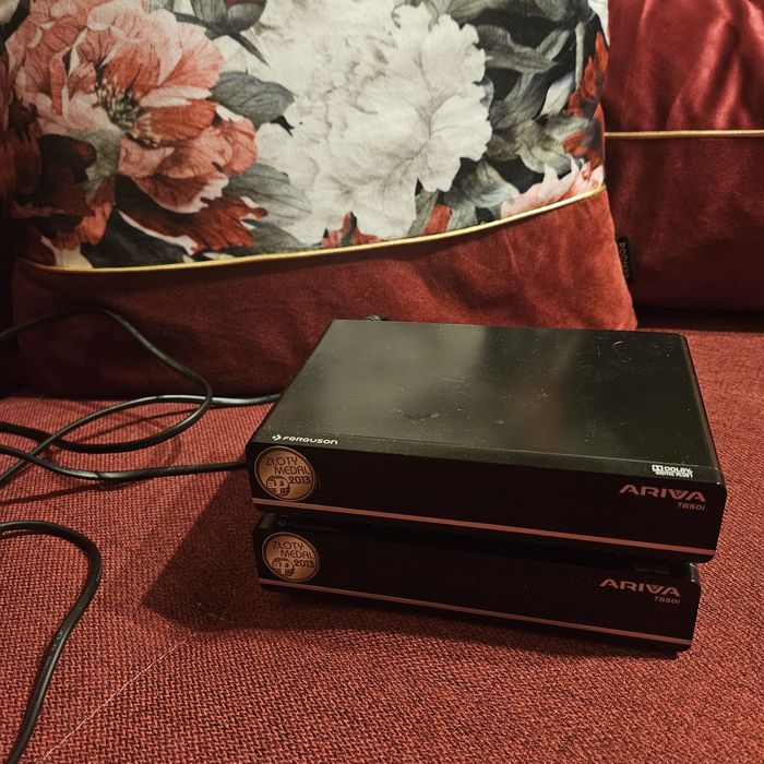 Dekoder Ariva x2 + UPC z pilotami