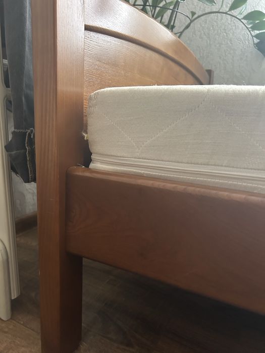 Односпальне ліжко з матрасом 80х200