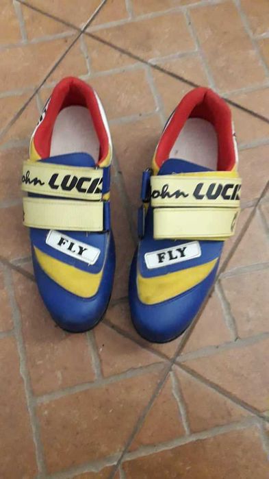 Sapatos de Estrada e BTT