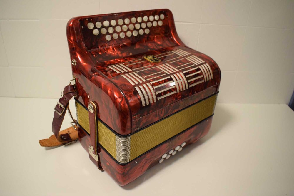 Concertina hohner club IIb Victoria 2 Voz. Tonalidade. C . N 69