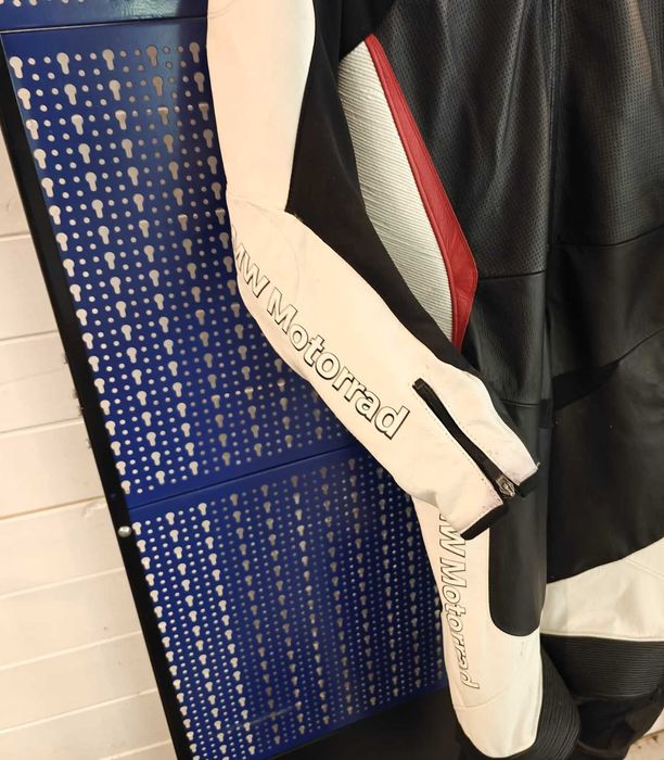 Nowy kombinezon motocyklowy BMW Motorrad rozmiar 54 – jak nowy!