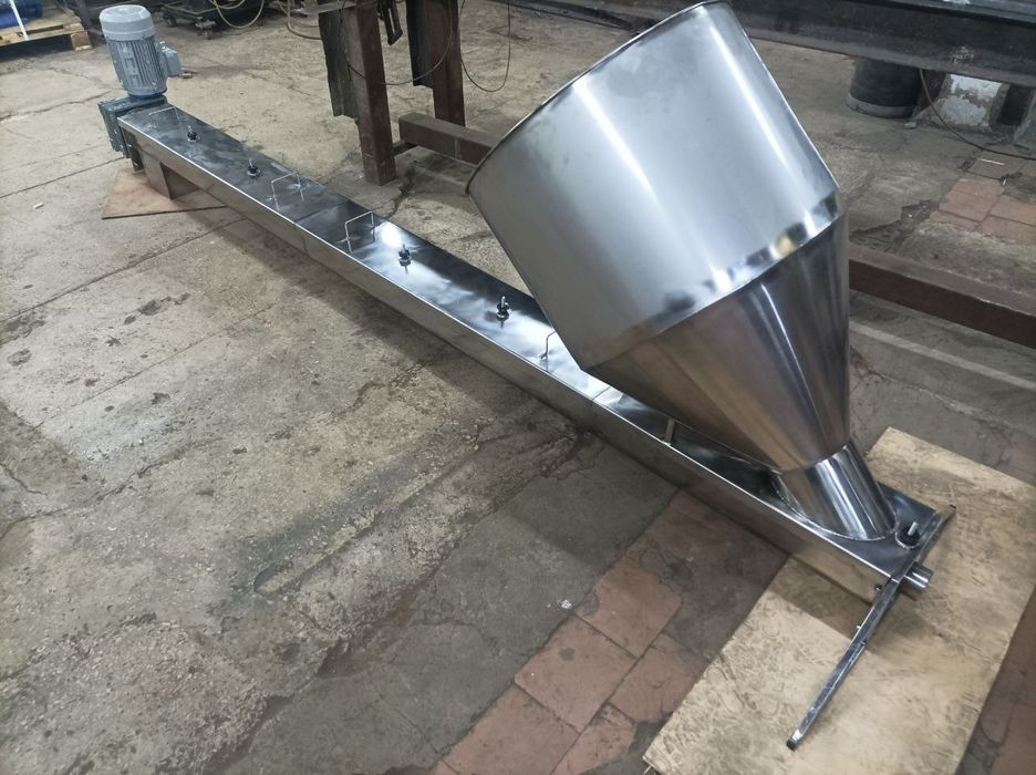 Шнек, шнекові конвеєри, погрузчик, шнековий дозатор, комбайни