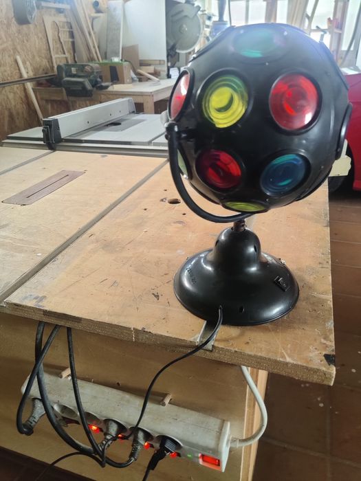Bola de luzes rotativa
