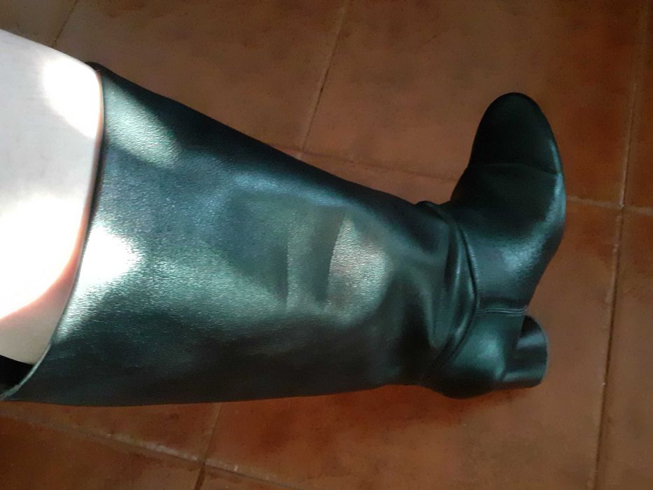 Botas cano alto pretas pele de salto grosso Mango 38