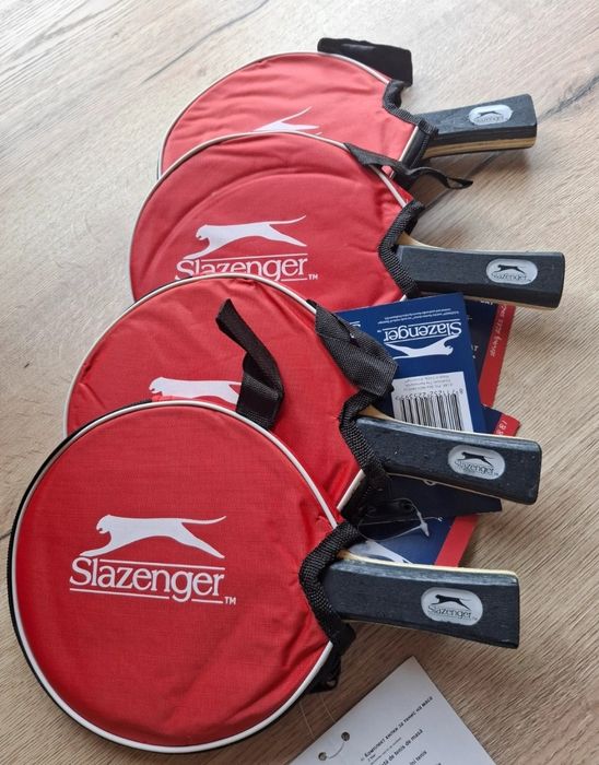 Raquete de ping pong Nova com capa da marca Slazenger