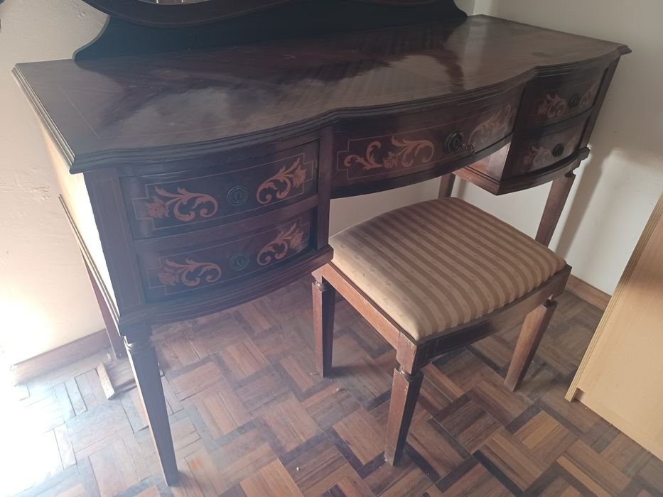 Pechiché (toucador) com banco estilo Dona Maria
