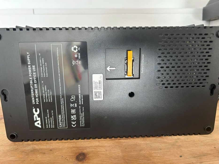 UPS APC 650 VA 4 saidas