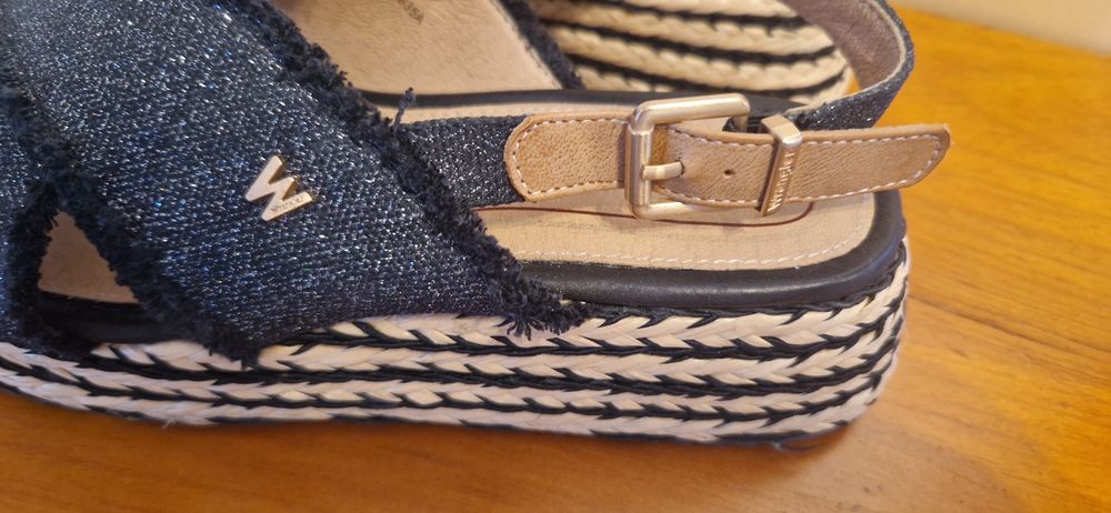 Wrangler sandały czarne rozmiar 37 z srebrnym połyskiem,  espadryle