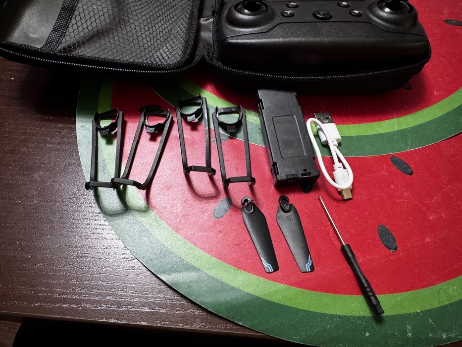 Dron plastikowy new E88pro 4k Hd kamera 2 baterie